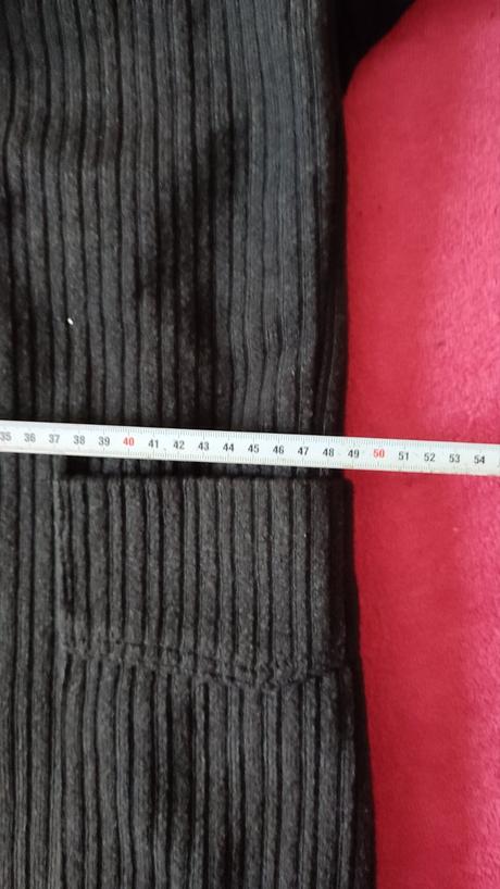 Čierne hrubé sako, 42