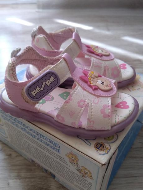 Prvé sandálky, 19