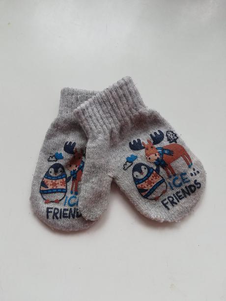 Rukavičky do 1 roka darujem, 62