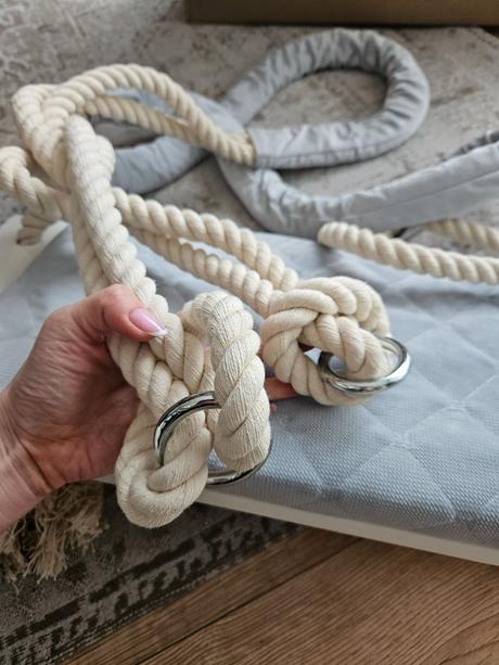 Drevená hojdačka svetlosivá nová, 