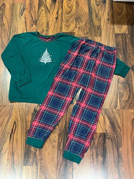 Pyzamo slovenka 146, slovenka,146