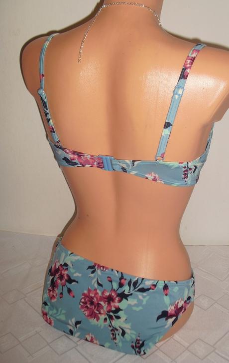 Nebeske kvietkovane bikiny, c&a,s