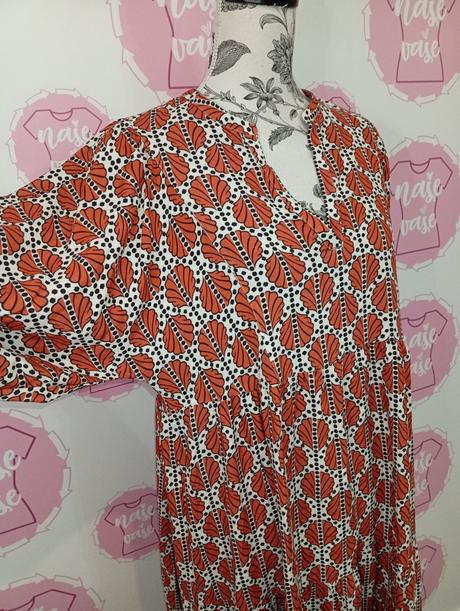 Vzorované šaty, 40