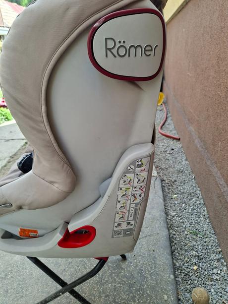 Autosedacka romer, römer