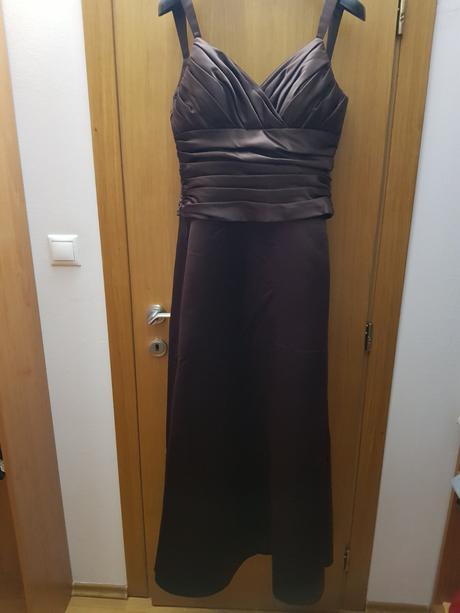 Spoločenské šaty, 38