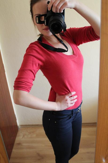 Červený svetrík, gate,s