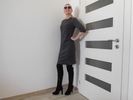 Elegantné elastické šatočky s ružovým detailom, 36, 36