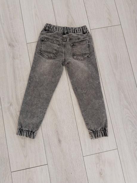 Nohavice nenosené, 110