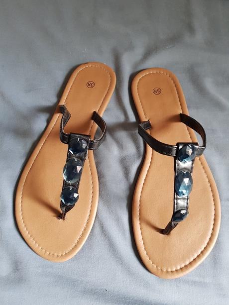 Šľapky s kamienkami - super stav, 38