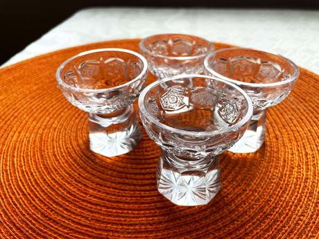 Kryštálová brúsená karafa a 6 štamperl. bohemia,