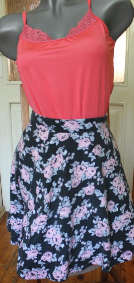 Vesela kvetovana sukna h&m, h&m,m