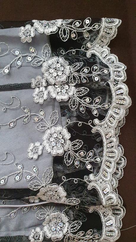 Šaty spoločenské, 36