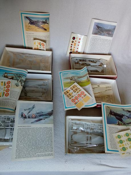 Plastikové modely kovozávody prostejov, smer, reve, 