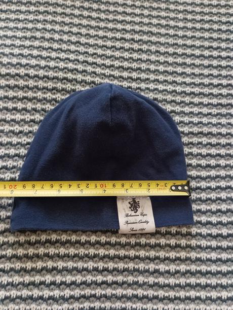 Dráče čiapka a nákrčník, 92