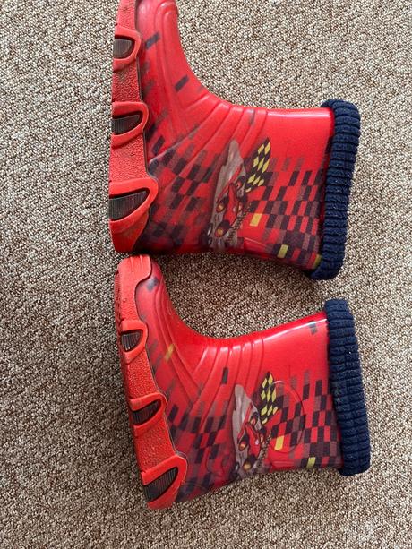 Chlapcenske gumaky, 30