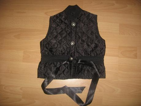 Cierna vesta4az5r, 110