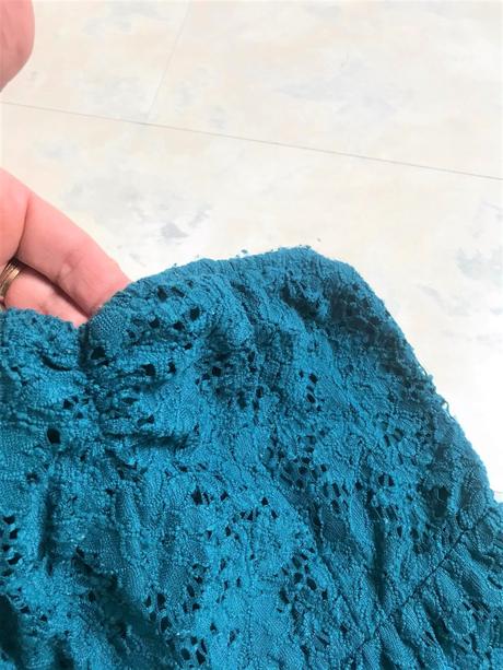 Krajkové bavlnené podšité minišaty, s