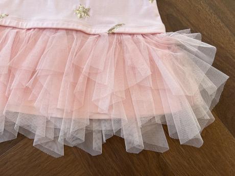 Krásne šaty kate mack v super stave, 128