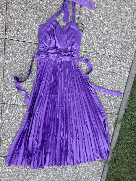 Zľava. šaty velk. 38/40., 38