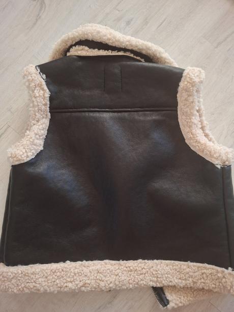 Koženková zateplená vesta, sinsay,146