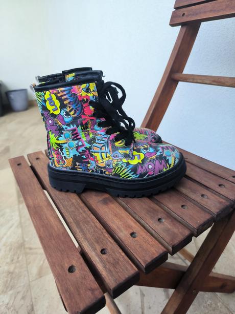 Vysoké šnurovacie topánky, 31