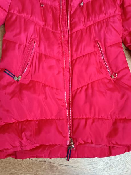 Hruba cervena vetrovka s, s