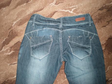 Tmavomodré rifle, 34