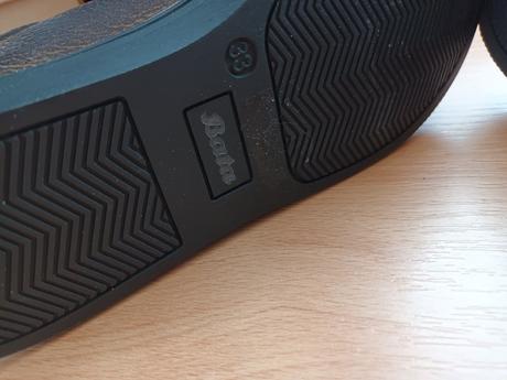 Dievčenské tenisky nenosené, baťa,33