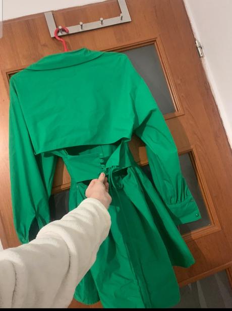 Saty bershka..v modernej zelenej, bershka,s