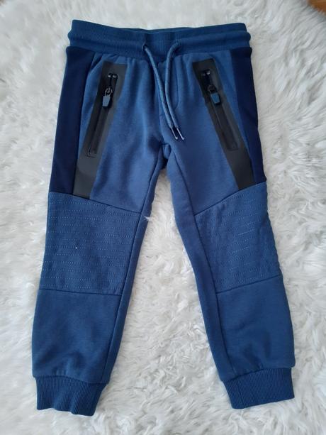 Chlapčenské tepláky, c&a,92