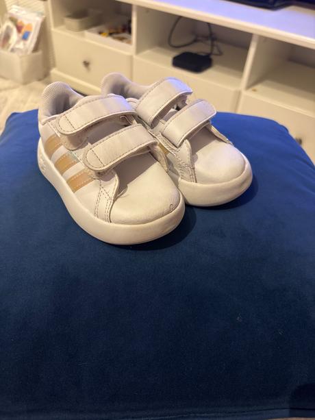 Tenisky adidas, adidas,23