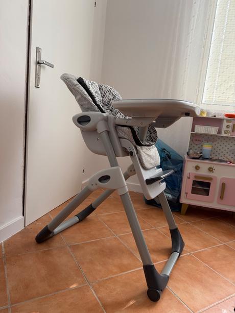 Detska jedalenska stolicka, joie