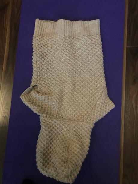 Zara vesta svetrovina, kapucňa s barančekom, zara,s