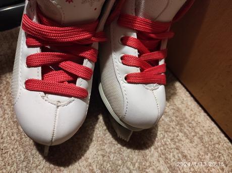 Korčule krasokorčuliarske, crowned,28