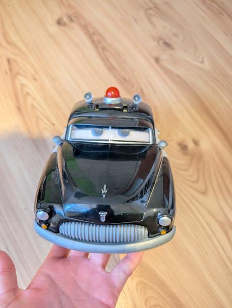 Auto policajné z rozprávky mcqueen,
