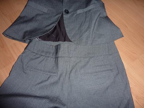 Nohavicový kostým, 37