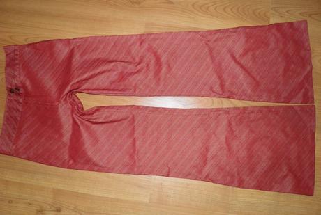 Červenovínovozlaté nohavice, s