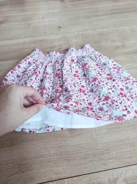 Kvetovaná sukňa, s