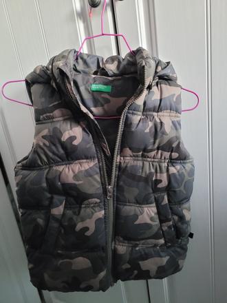 Maskáčová vesta, benetton,110