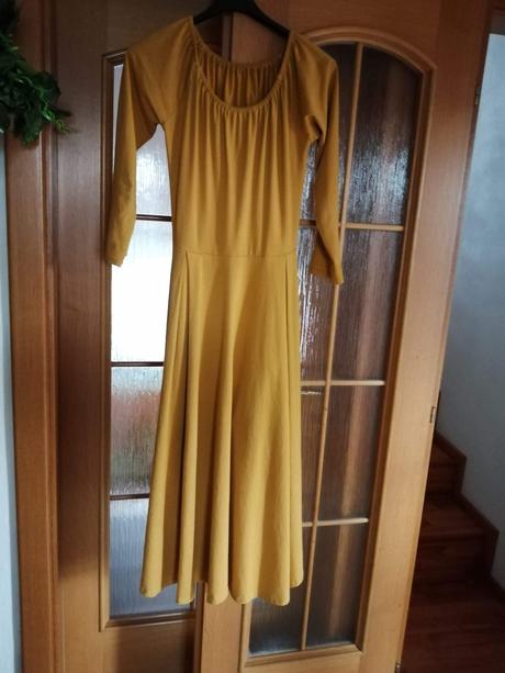 Horčicové asymetricke šaty, s