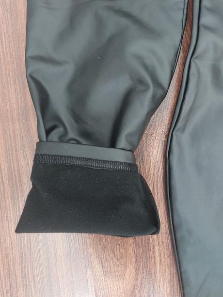 Dievčenské koženkové zateplené nohavice, 158