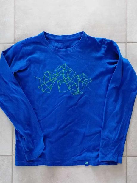 Tricka s dlhym rukavom, 146