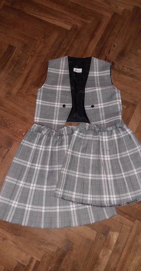 Sukne s vestou, 146