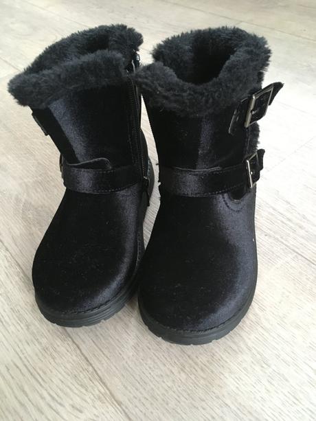 Nové semišové zateplené čižmy zn. miso, 27