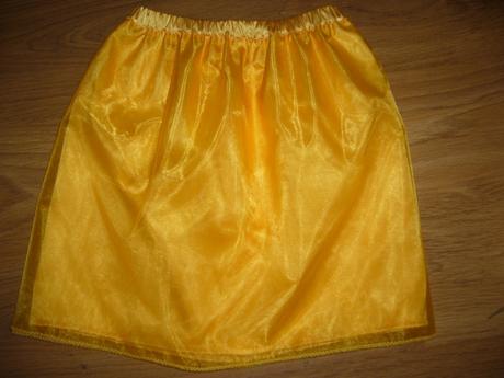 Žlto-zlatá suknička., 134