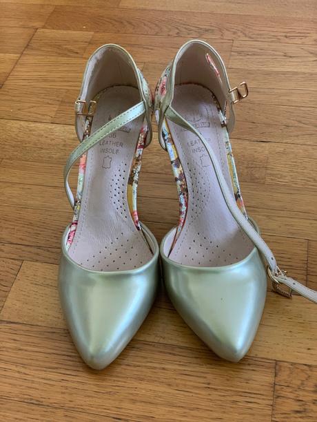 Spolocenske topanky, 36