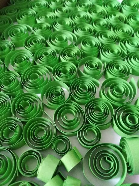 Farebné papierové pásiky na quillingové tvorenie, 