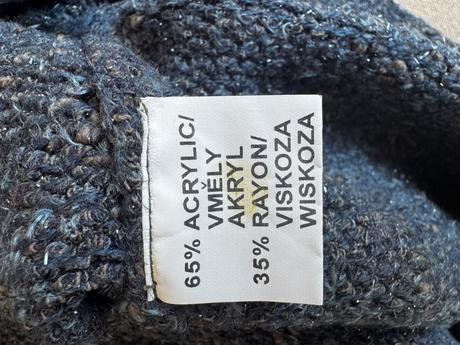 Unisex dámsky sveter modrej farby, 