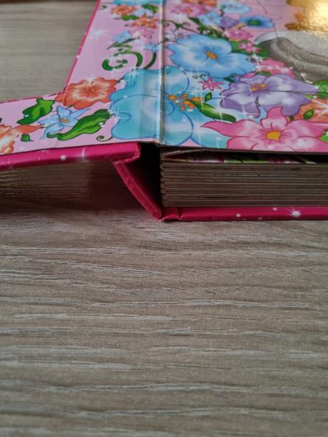 Puzzle kniha poniky,