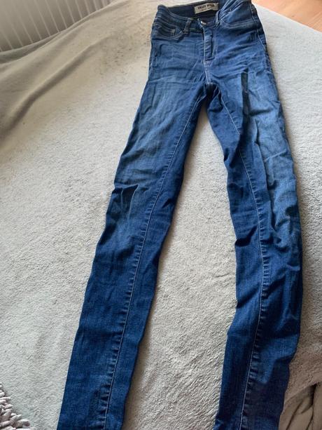 Dievcenske rifle, 158